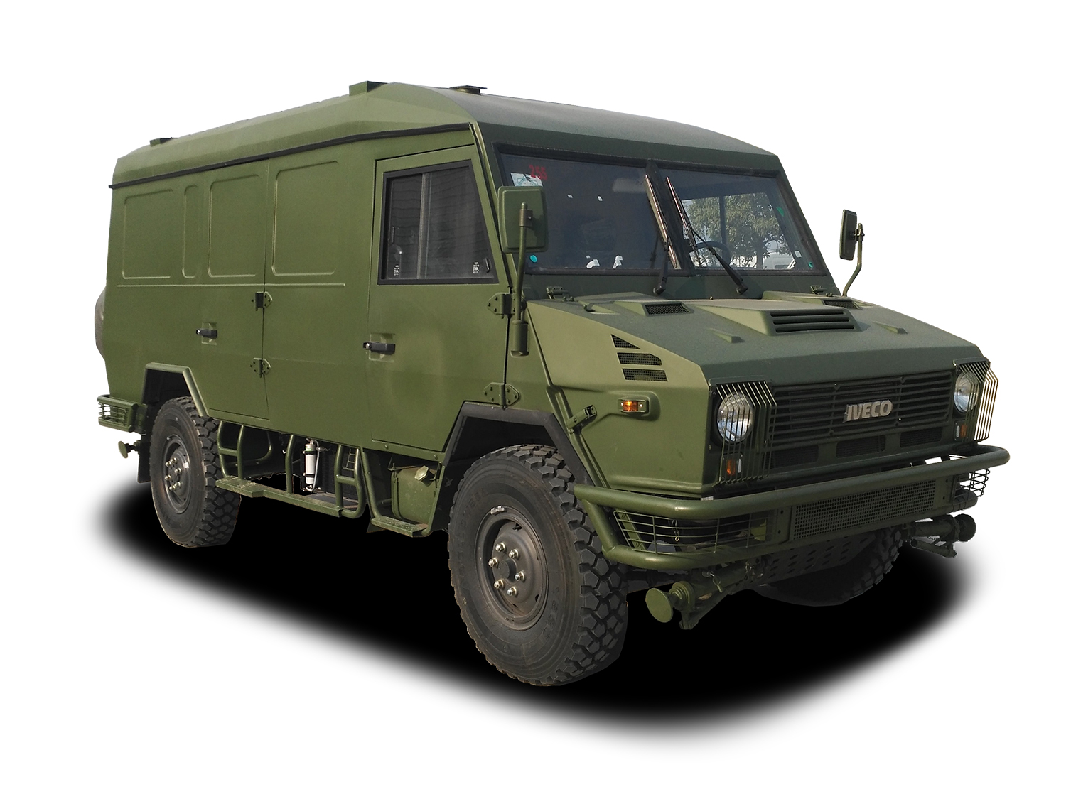 nj2046军用指挥车